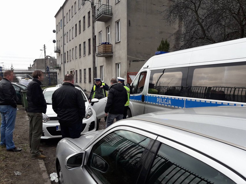 Akcja taksówkarzy w Łodzi. Ukraiński kierowca Ubera bez badań i licencji [ZDJĘCIA,FILM]