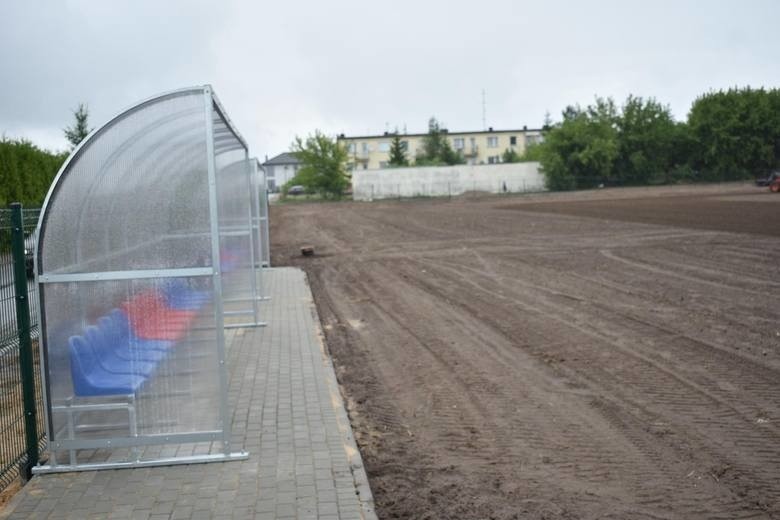 Nowe boisko piłkarskie w Gowarczowie już gotowe. W niedzielę oficjalne otwarcie i pierwszy mecz