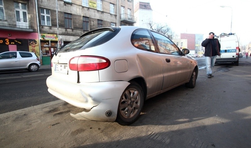 Groźny wypadek na skrzyżowaniu ulic Rzgowskiej i Dąbrowskiego [zdjęcia]