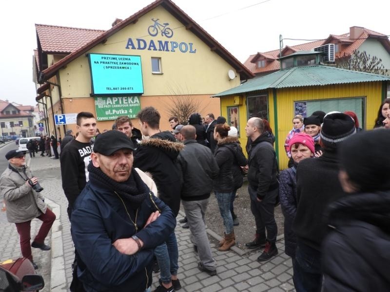 Wadowcie. Protest kupców i uczniów w obronie prywatnych busów