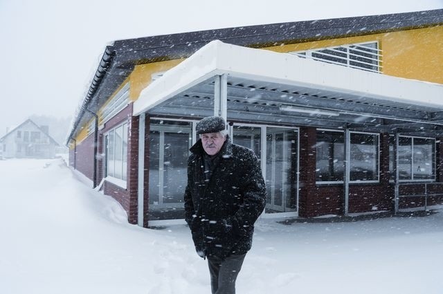 Tadeusz Karpowicz, sołtys Grabówki, na prośbę mieszkańców postanowił dowiedzieć się, czemu „Biedronka” nie jest otwarta