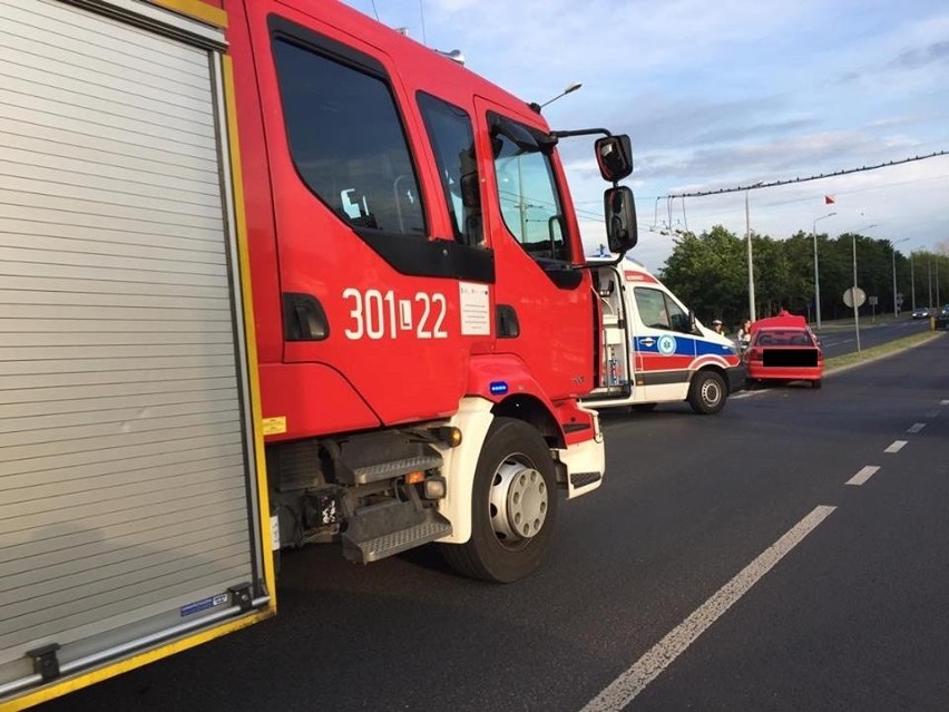 Zderzenie dwóch aut na skrzyżowaniu ul. Nadbystrzyckiej z Romatyczną
