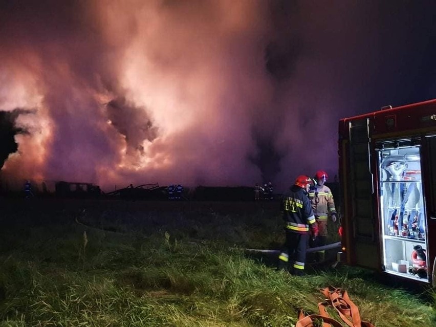 Pożar w Silnie gasiło 21 zastępów straży pożarnej.