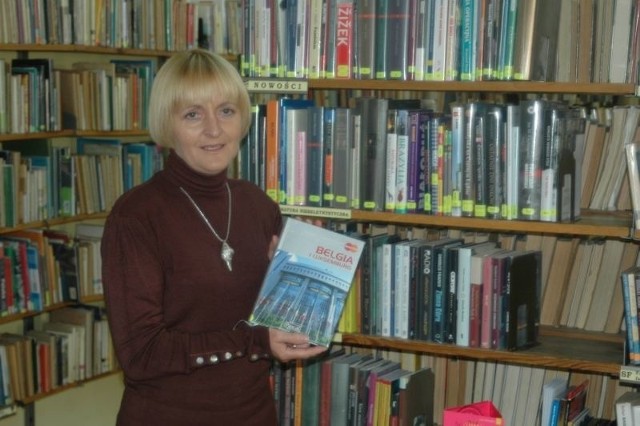 Dyrektorka Halina Szklanny zaprasza do biblioteki w Oleśnie