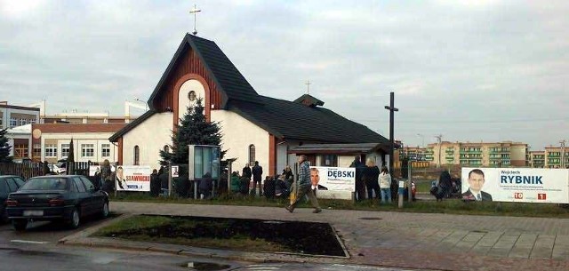 Niedziela 14 listopada, parafia rzymskokatolicka p.w. św. Karola Boromeusza w Białymstoku przy ulicy Pułaskiego