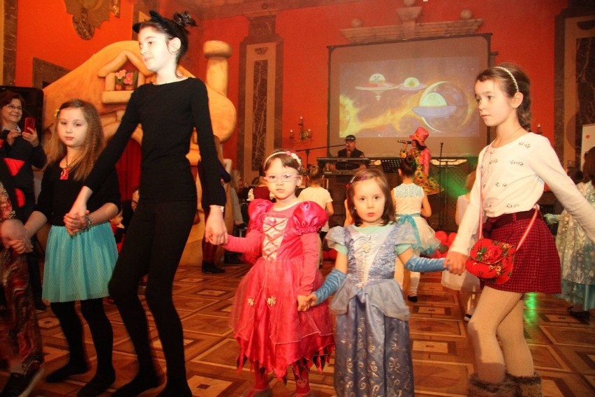 Bajkowy Bal Karnawałowy dla najmłodszych w Wojewódzkim Domu Kultury w Kielcach 