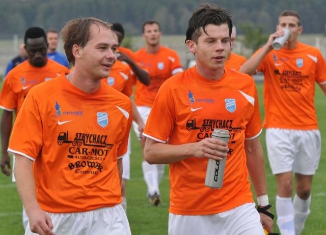 Marcin Trzcionka (z lewej) i Mateusz Cieluch wiosną nie będą grać już w zespole z Piotrówki.