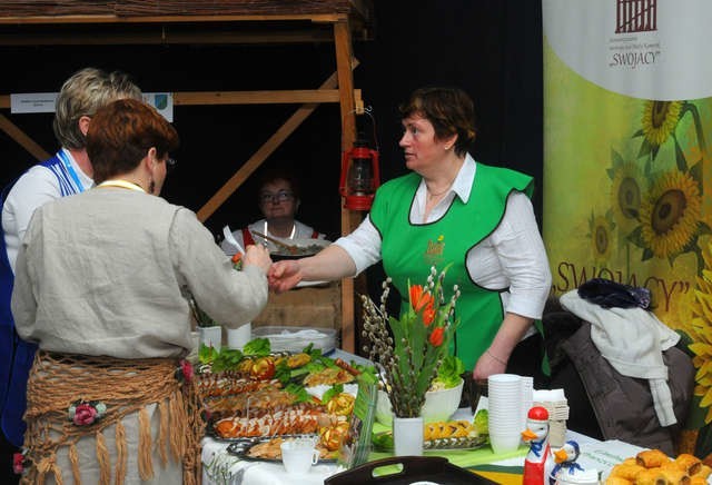 Samorządy i lokalni przedsiębiorcy przygotowali interesujące ekspozycje prezentujące ich osiągnięcia i możliwości