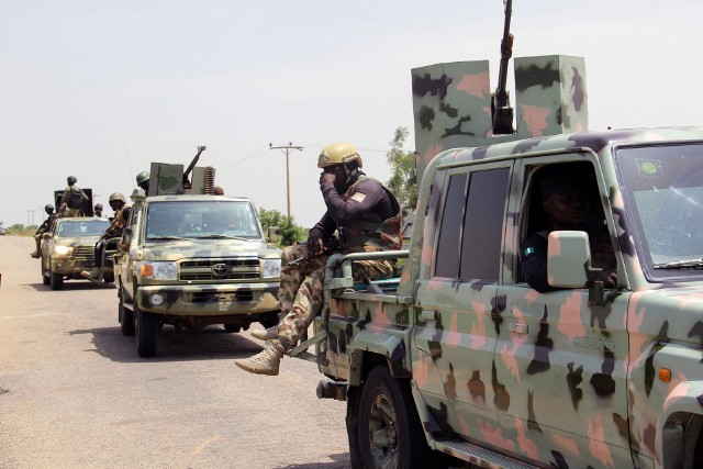 Pomimo wysiłków nigeryjskiej armii, ataki islamskich ekstremistów pochłaniają dziesiątki ofiar. Zdjęcie ilustracyjne