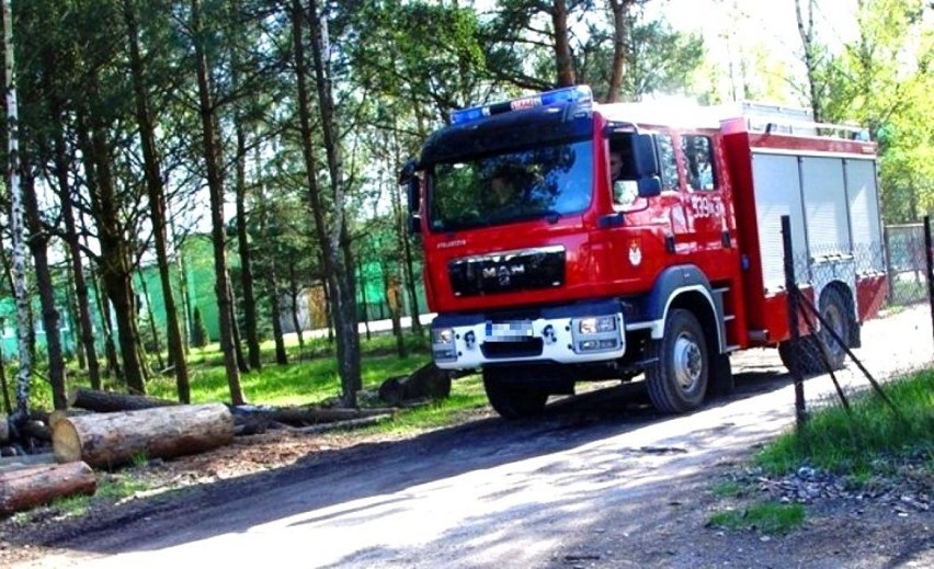 Tragedia w Burzeninie. Kobieta utopiła się w zbiorniku wodnym [ZDJĘCIA]