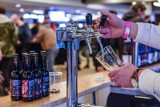 Mimo upałów, Polacy kupują mniej piwa. "Cena piwa konsekwentnie rośnie od wielu kwartałów i należy podejrzewać, że będzie dalej rosła"