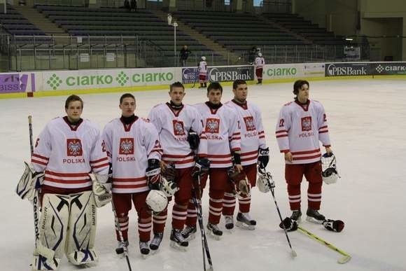 Wychowankowie Orlika z juniorskiej reprezentacji kraju. Od lewej: David Zabolotny, Filip Stopiński, Arkadiusz Kostek, Mateusz Sordon, Paweł Trawczyński i Bartosz Duda.