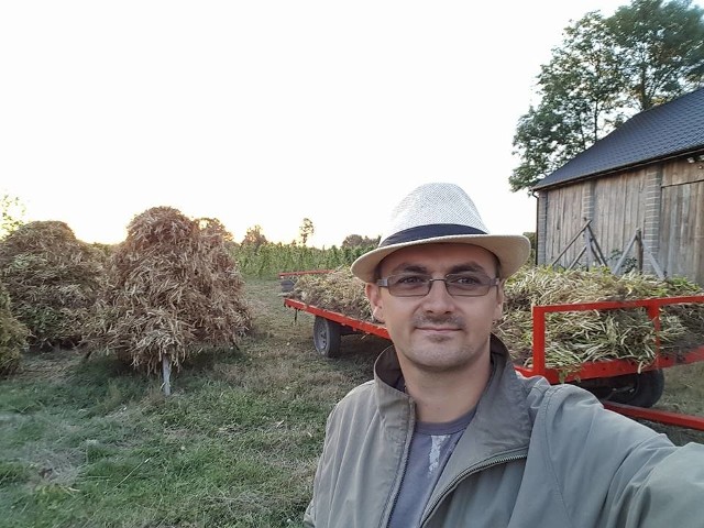 Poseł Polskiego Stronnictwa Ludowego Krys-tian Jarubas zwoził w tym tygodniu z pola fasolę.