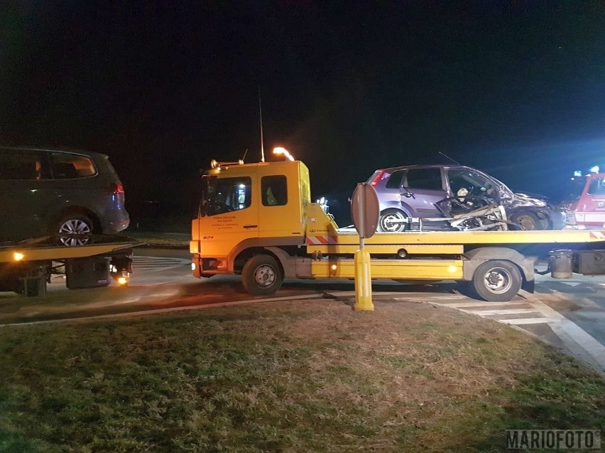 W Pakosławicach zderzyły się dwa samochody osobowe, którymi...