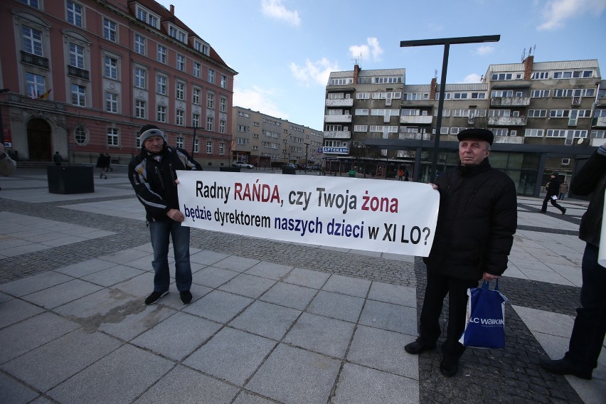 Mieszkańcy protestowali przeciw przymusowej przeprowadzce...