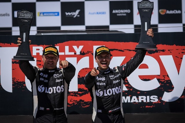 Kajetanowicz i Szczepaniak wygrali Rajd Turcji 2019 w WRC 2! "Dziękuję moim dziewczynom"