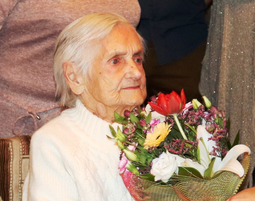 Pani Anna Potoczna skończyła 100 lat. Jako dziecko pisała listy do marszałka Józefa Piłsudskiego [ZDJĘCIA]