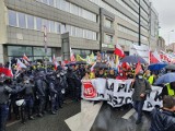 Protest rolników w Warszawie 13.10.2020 - zapis relacji. Protestujący pod Senatem [zdjęcia]