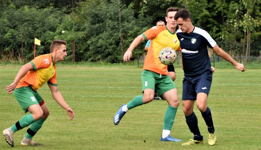 V liga piłkarska, Wadowice: Nadwiślanin Gromiec - LKS Żarki...