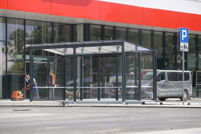 Pierwszy market Kaufland w Katowicach powstał przy ul. Brynowskiej. Otwarcie pod koniec października 2020.Zobacz kolejne zdjęcia. Przesuwaj zdjęcia w prawo - naciśnij strzałkę lub przycisk NASTĘPNE 