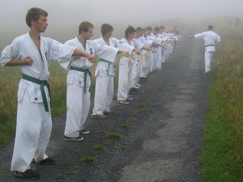 Zobacz jak trenują karatecy w Oleśnie