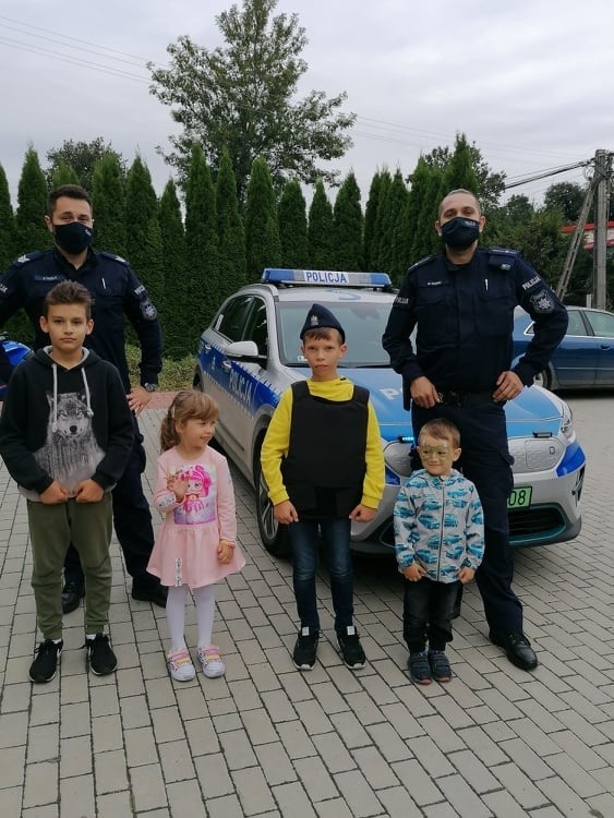 Dodatkową atrakcją był pokaz sprzętu przez mundurowych z Komendy Miejskiej Policji w Sandomierzu.