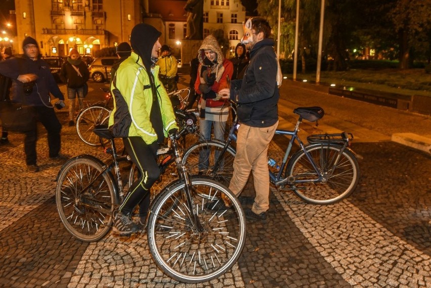 Poznańscy rowerzyści protestowali przeciwko myśliwym [ZDJĘCIA]