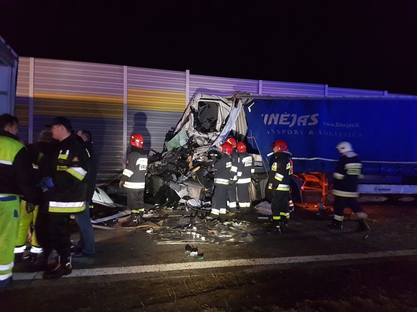 Śmiertelny wypadek na S8 w Złoczewie. Zginał kierowca...