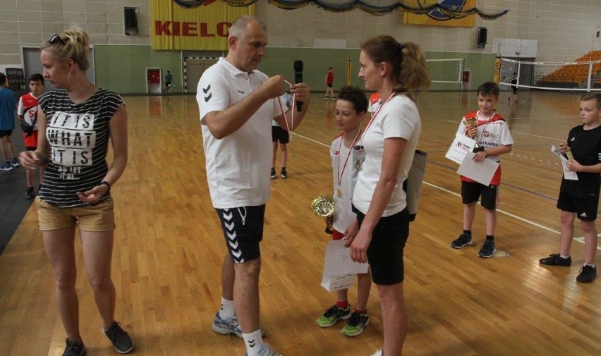 Turniej Mini Volley Cup 2019 na finiszu. Przetrwa w kolejnych latach, gdy odejdzie z Kielc Dariusz Daszkiewicz? [ZDJĘCIA]  