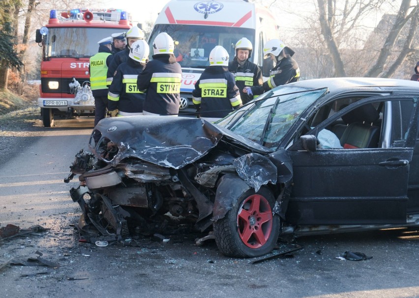 Do wypadku doszło w piątek przed godz. 8 w Ciemięrzowicach...