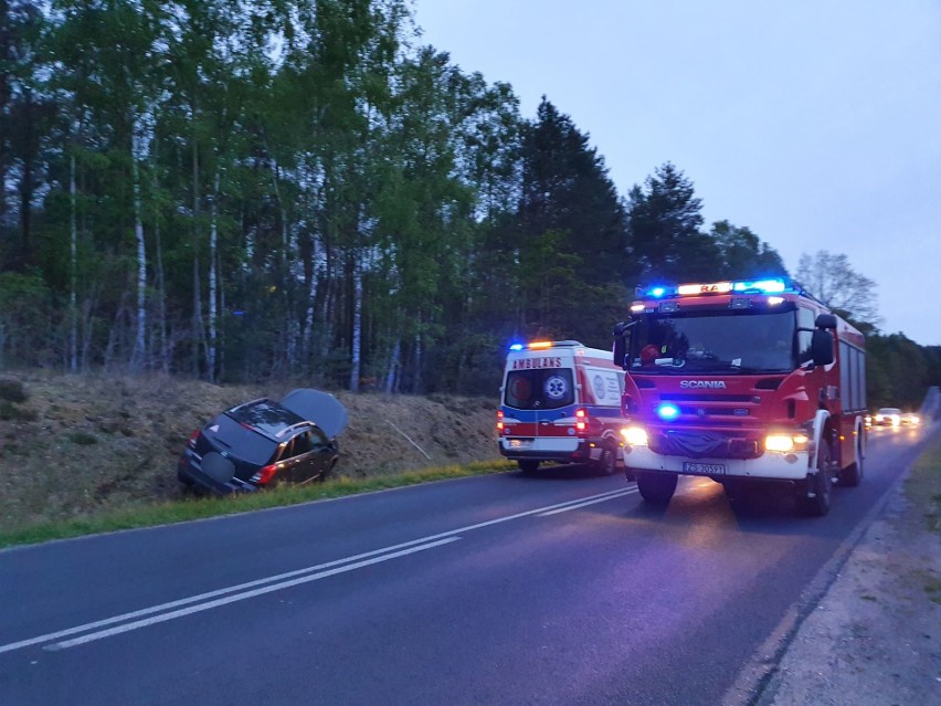 Wypadek koło Białogardu. 54-latek wydmuchał ponad 2 promile [zdjęcia]