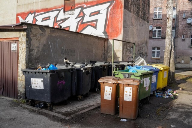 W gminie Grudziądz stawka za wywóz śmieci wzrośnie z 28 do 34 zł. W mieście Grudziądz pozostaje na poziomie 28 zł od osoby