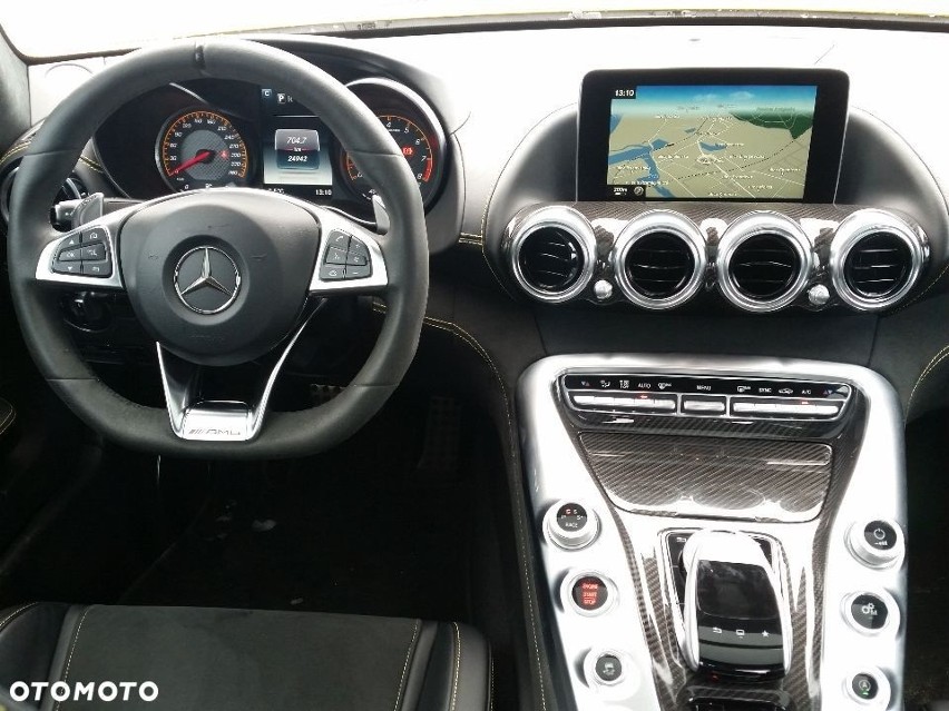 Samochód Mercedes-Benz AMG GT S należący do detektywa...