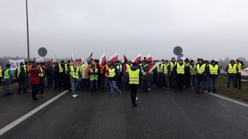 Protest rolników na autostradzie A2 w Brwinowie, na trasie...