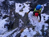 Tatry Słowackie. Polski turysta utknął na Durnym Szczycie. W czasie podejścia zgubił raki 