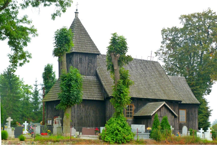 Zdjęcie drewnianego kościółka we Włókach przesłał na konkurs...