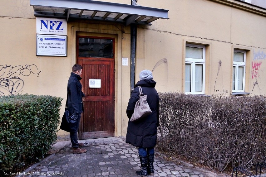 Wrocław: 64 przychodnie zamknięte. Szpitale nie chcą wystawiać recept na refundowane leki