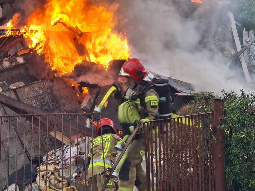 W akcji ratunkowej brało udział 20 zastępów straży pożarnej.