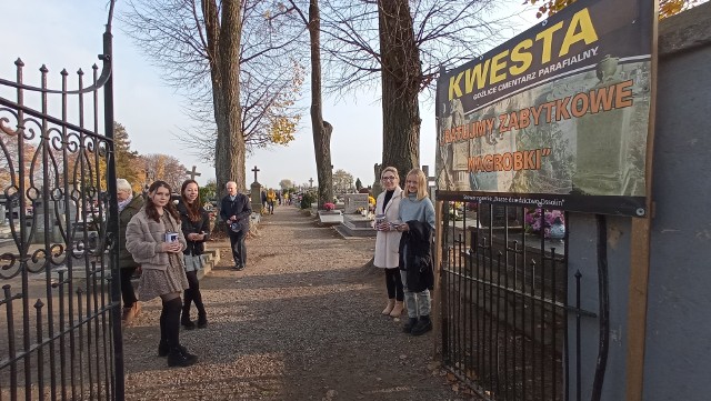 Już po raz jedenasty Stowarzyszenie „Nasze dziedzictwo Ossolin” prowadziło kwestę na rzecz ratowania zabytkowych nagrobków na goźlickim cmentarzu parafialnym. W tym roku do kwestowania włączyło się prawie 100 wolontariuszy