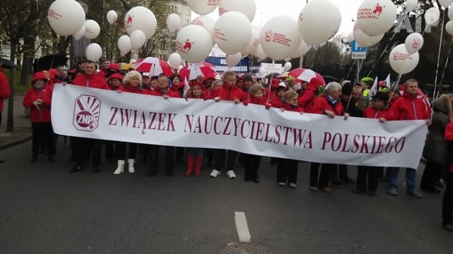 Związkowcy: Przez dwa miesiące pani premier nawet do nas przez okno nie wyjrzała. Taka już jest