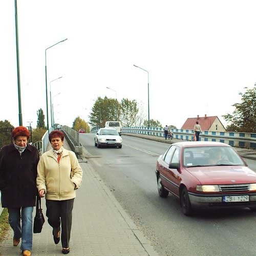 Wiadukt w Białogardzie - wyeksploatowany, ale według specjalistów jeszcze nadający się do wykorzystywania. Jego remont ma się rozpocząć we wrześniu 2008 roku.