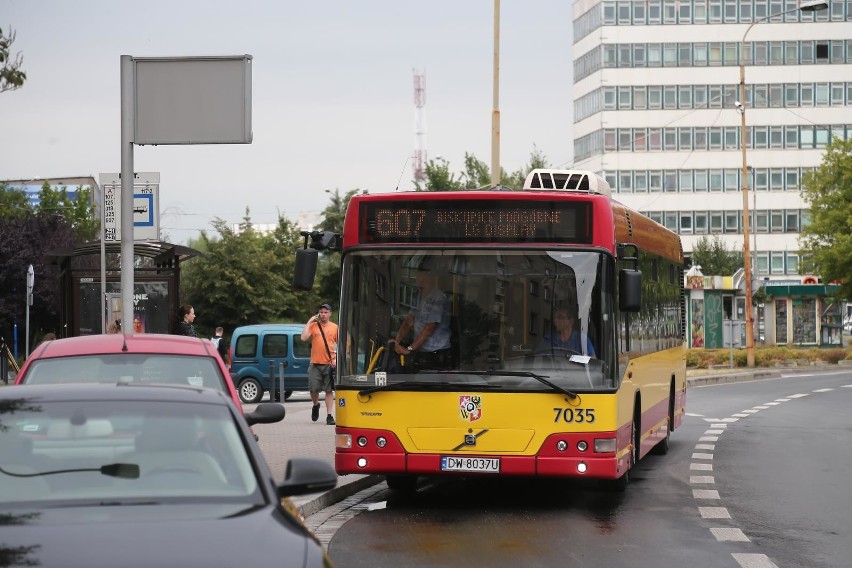 Zobacz na kolejnych slajdach gdzie we Wrocławiu korkuje się...