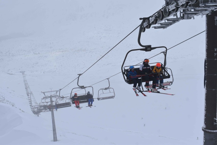 Tatry. Kolejka na Kasprowy Wierch świętuje 85 urodziny. Z tej okazji były zniżki i...tort