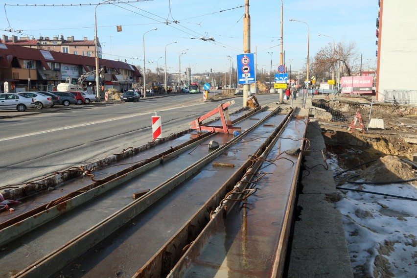 Utrudnienia na rondzie przy Gali. Zamkną Fabryczną, otworzą 1 Maja (ZDJĘCIA)