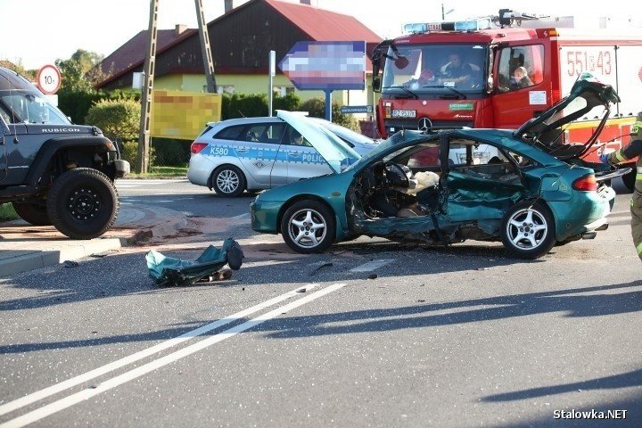 Śmiertelny wypadek w miejscowości Brandwica koło Stalowej Woli. Nie żyje  25-letni kierowca mazdy [ZDJĘCIA] | Nowiny