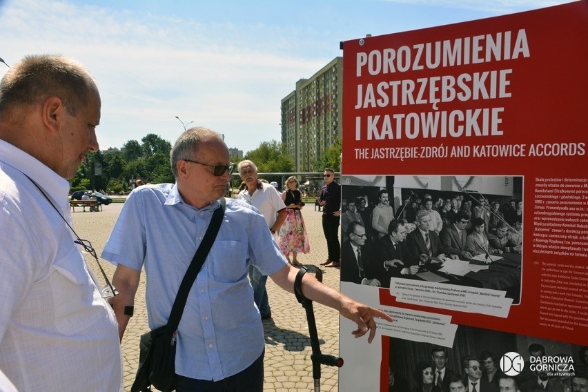 Wystawę można oglądać na placu Wolności przed Pałacem...