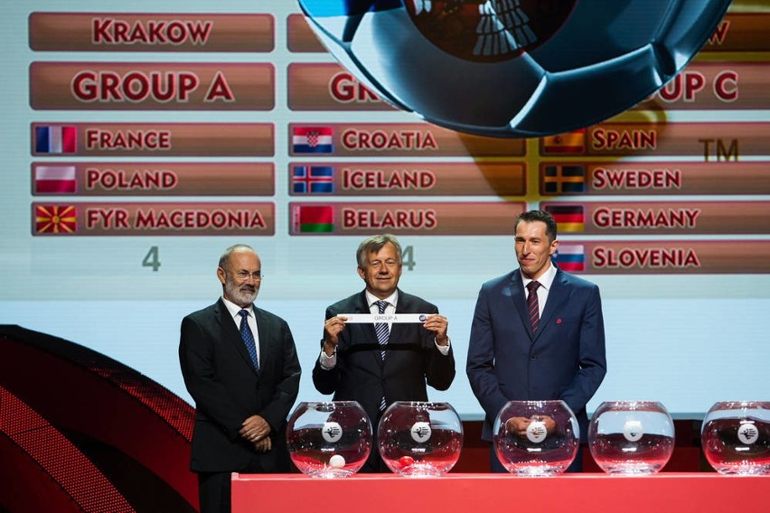 Od lewej: prezydent EHF Jean Bri­hault, sekretarz generalny...