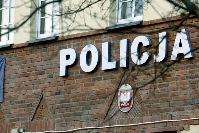 Policjant z Oleśnicy jest oskarżony o torturowanie dwóch młodych mężczyzn