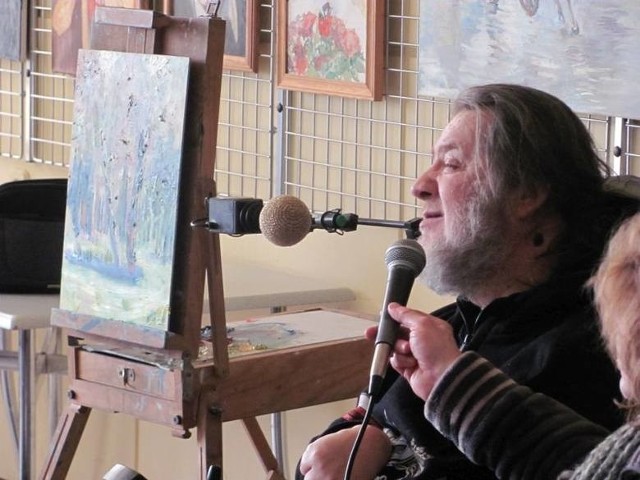 Jerzy Omelczuk jest stypendystą i członkiem Światowego Związku Artystów Malujących Ustami i Nogami, aktywnie współpracuje z wydawnictwem „Amun”.