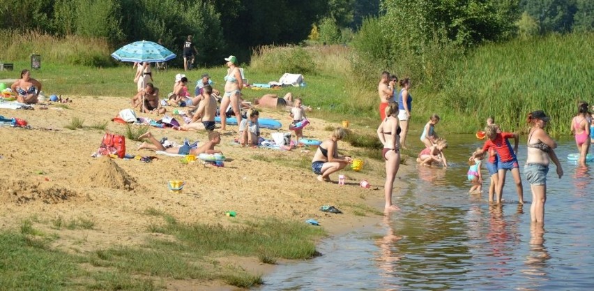 Na scenie i na plaży - tak bawiono się nad zalewem w Mostkach. Znajdź się na zdjęciach